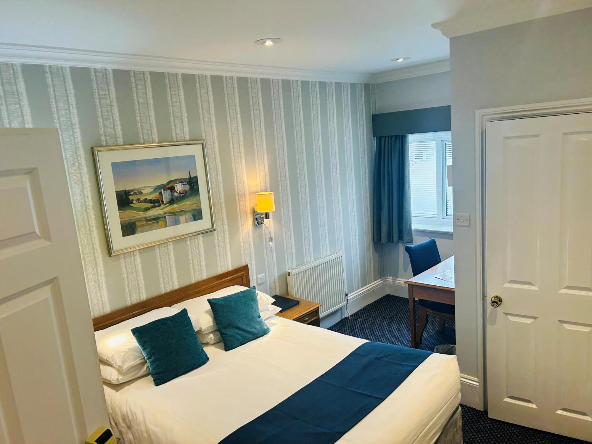 The Birch Hotel Haywards Heath Ngoại thất bức ảnh